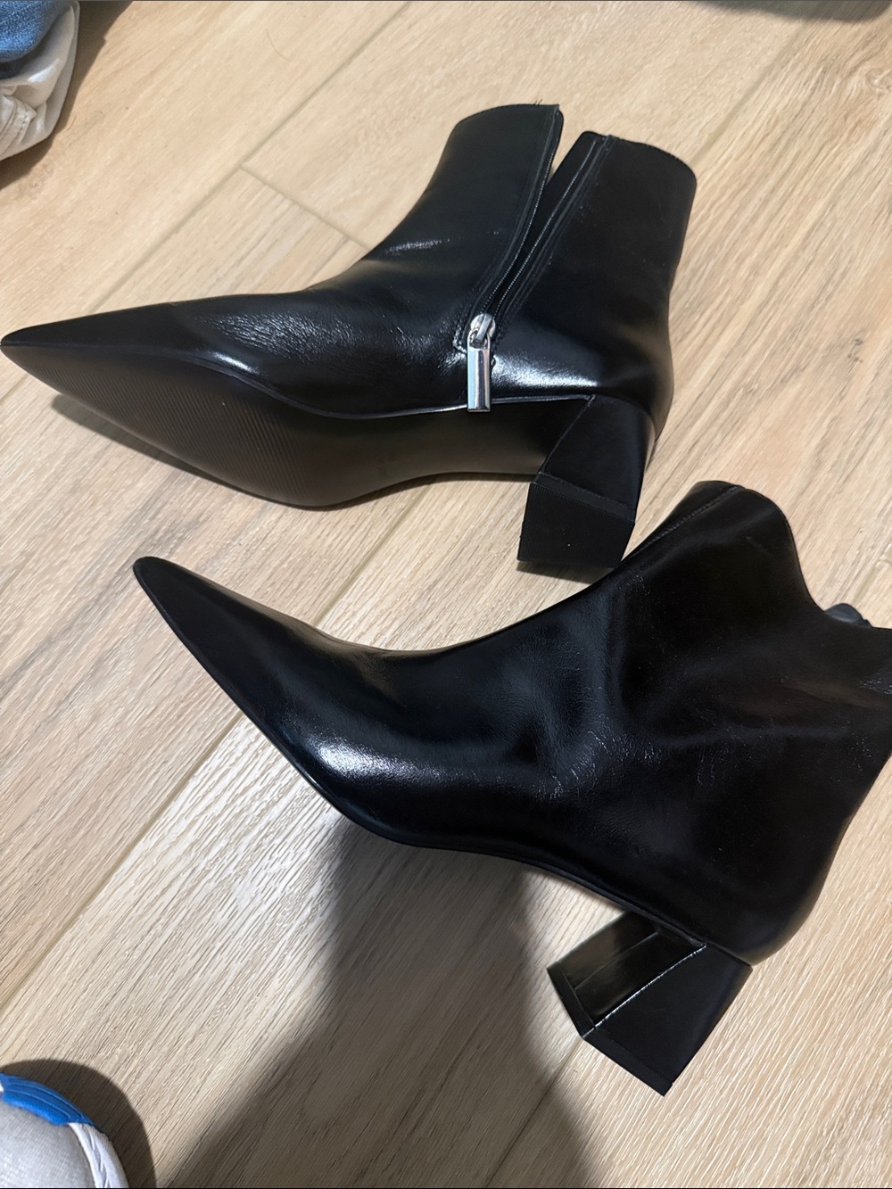 Steve Madden Black Pointed Ankle Booties with Block Heel ASHLI LEATHER